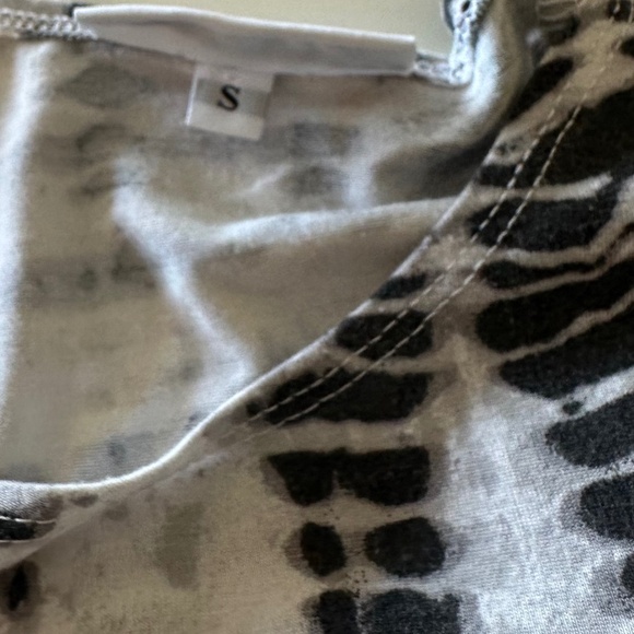 BRYN WALKER TUNIC TOP.....MARKED S BUT MEASURES L/XL....NEW CONDITION - Picture 8 of 11